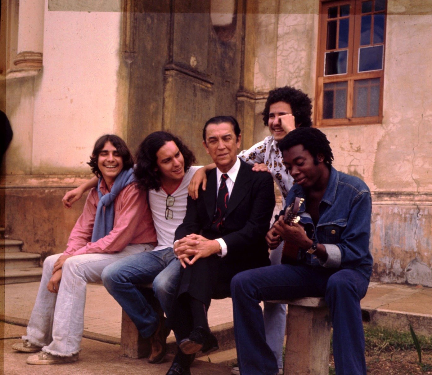 O compositor Fernando Brant, o politico Juscelino Kubitscheck, o musico Marcio Borges e o cantor e compositor Milton Nascimento
      