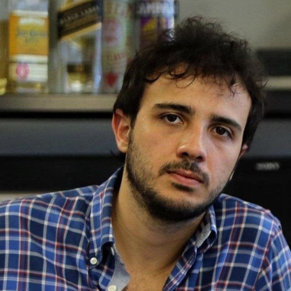 Renan Santos para Flávio Bolsonaro: ‘Devolve a casa do Richarlison’