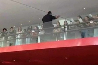 Coral no velório de Lô Borges -  (crédito: (Foto: reprodução))