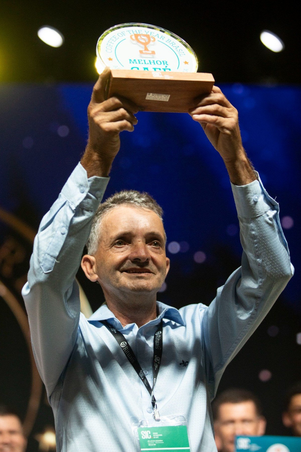 De Divino de São Lourenço (ES), Paulo Roberto Alves levou o troféu de melhor café de 2024 na categoria arábica 