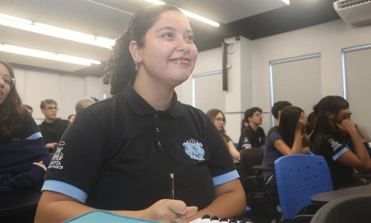 Na foto, a estudante Júlia Pereira, de 18 anos, que pretende cursar nutrição e psicologia  