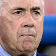 O técnico do Brasil, Carlo Ancelotti, ficou sem graça com as declarações dos ex-técnicos Leão e Oswaldo de Oliveira em evento no Rio de Janeiro -  (crédito: Yuichi YAMAZAKI / AFP)