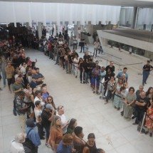 Velório de Lô Borges em BH reuniu cerca de três mil pessoas - Alexandre Guzanshe/EM/D.A Press