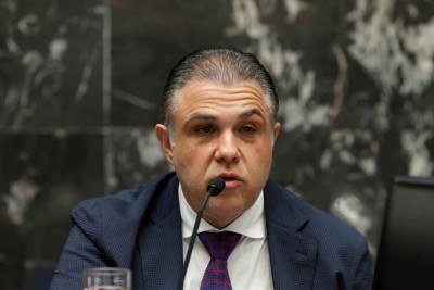 Deputado estadual Betinho Pinto Coelho n&atilde;o seguiu a orienta&ccedil;&atilde;o do Partido Verde e votou a favor da PEC que retira a obrigatoriedade do plebiscito para a privatiza&ccedil;&atilde;o da Copasa -  (crédito: Guilherme Dardanhan/ALMG)