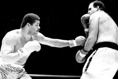 Em 1988, o boxeador Maguila derrotou o norte-americano Sammy Scaff no Mineirinho,  em Belo Horizonte -  (crédito: Arquivo EM/D.A Press)