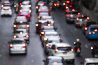 De acordo com a Fecom&eacute;rcio MG, a mobilidade urbana tornou-se um dos principais fatores que influenciam a competitividade das empresas -  (crédito: FreePik)