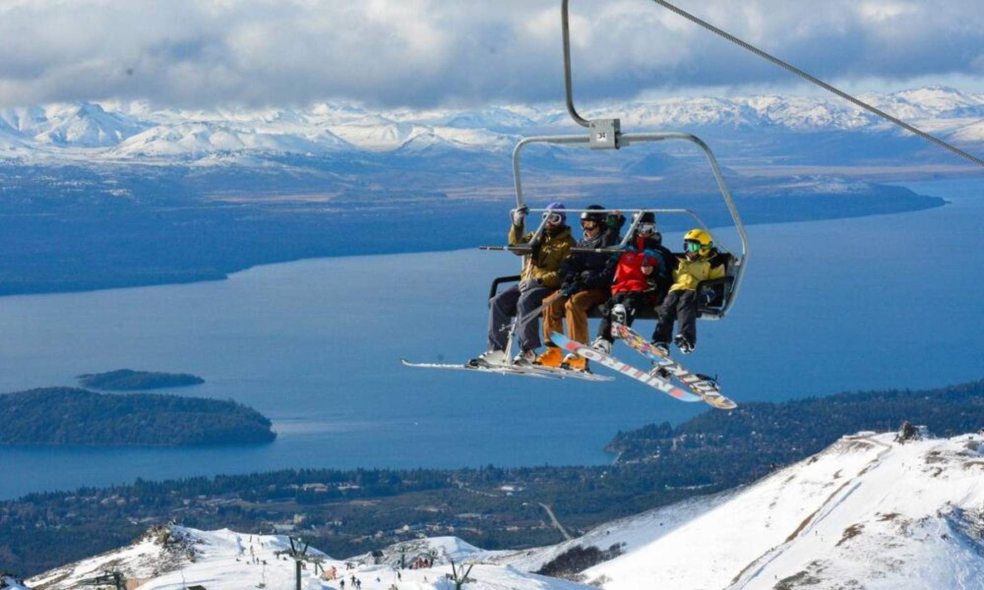A cidade que encanta com lagos cristalinos, montanhas e o melhor chocolate artesanal - Tupi