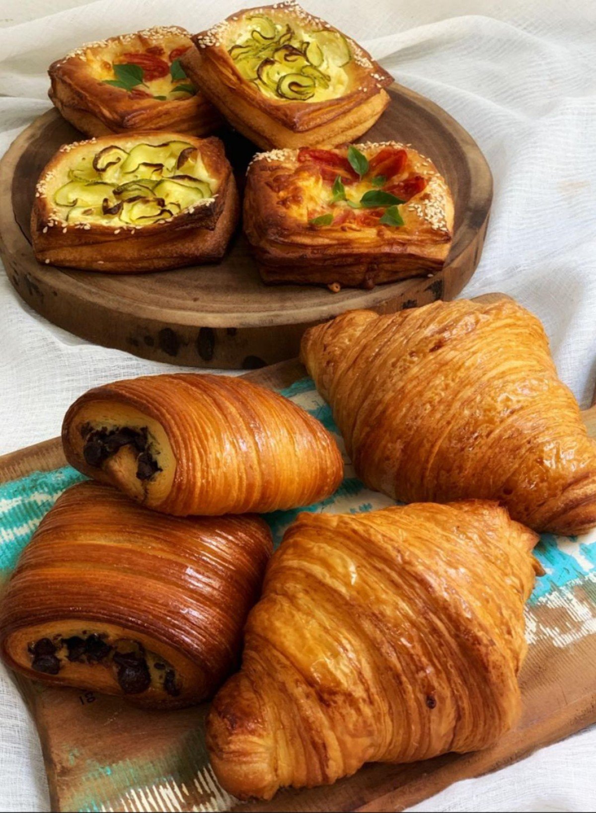 Ded&eacute; P&atilde;es Artesanais: os folhados est&atilde;o sempre presentes nas fornadas semanais