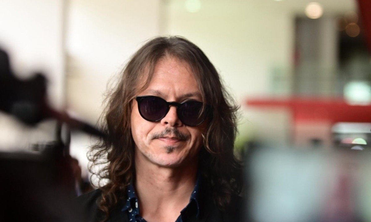 Velorio de Lô Borges no foyer do Palacio das Artes, que reuniu amigos, familiares e artistas de todo pais. Na foto,Gabriel Guedes, filho de Beto Guedes.