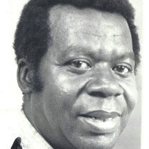 Negritude,  poética e experimentos de Adão Ventura - Evandro Santiago/EM