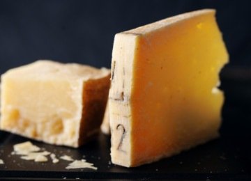 Ácido glutâmico é um aminoácido naturalmente presente em alimentos como tomates maduros, algas, cogumelos secos e queijos curados, como o parmigiano reggiano -  (crédito: valeria_aksakova para Freepik)