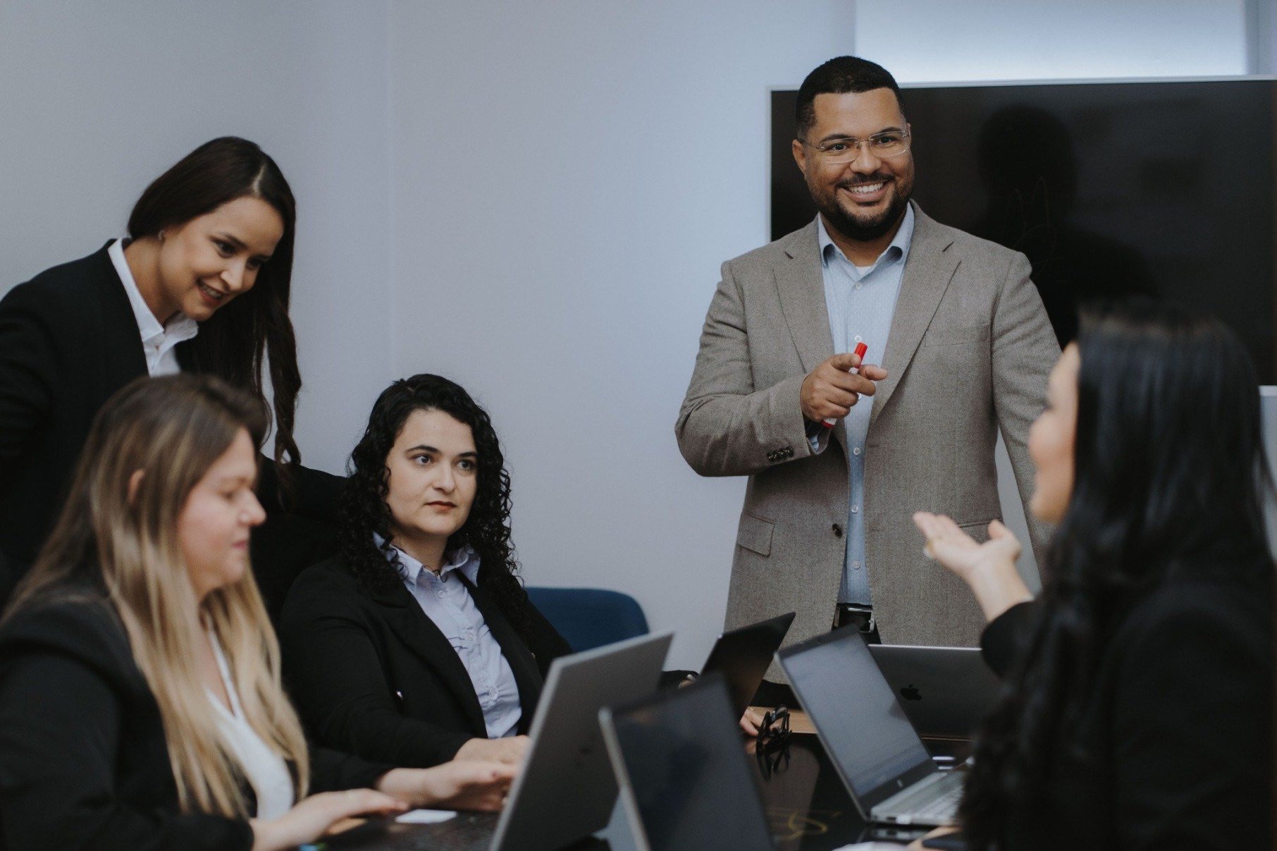 Médicos brasileiros podem validar o diploma na Europa - DINO