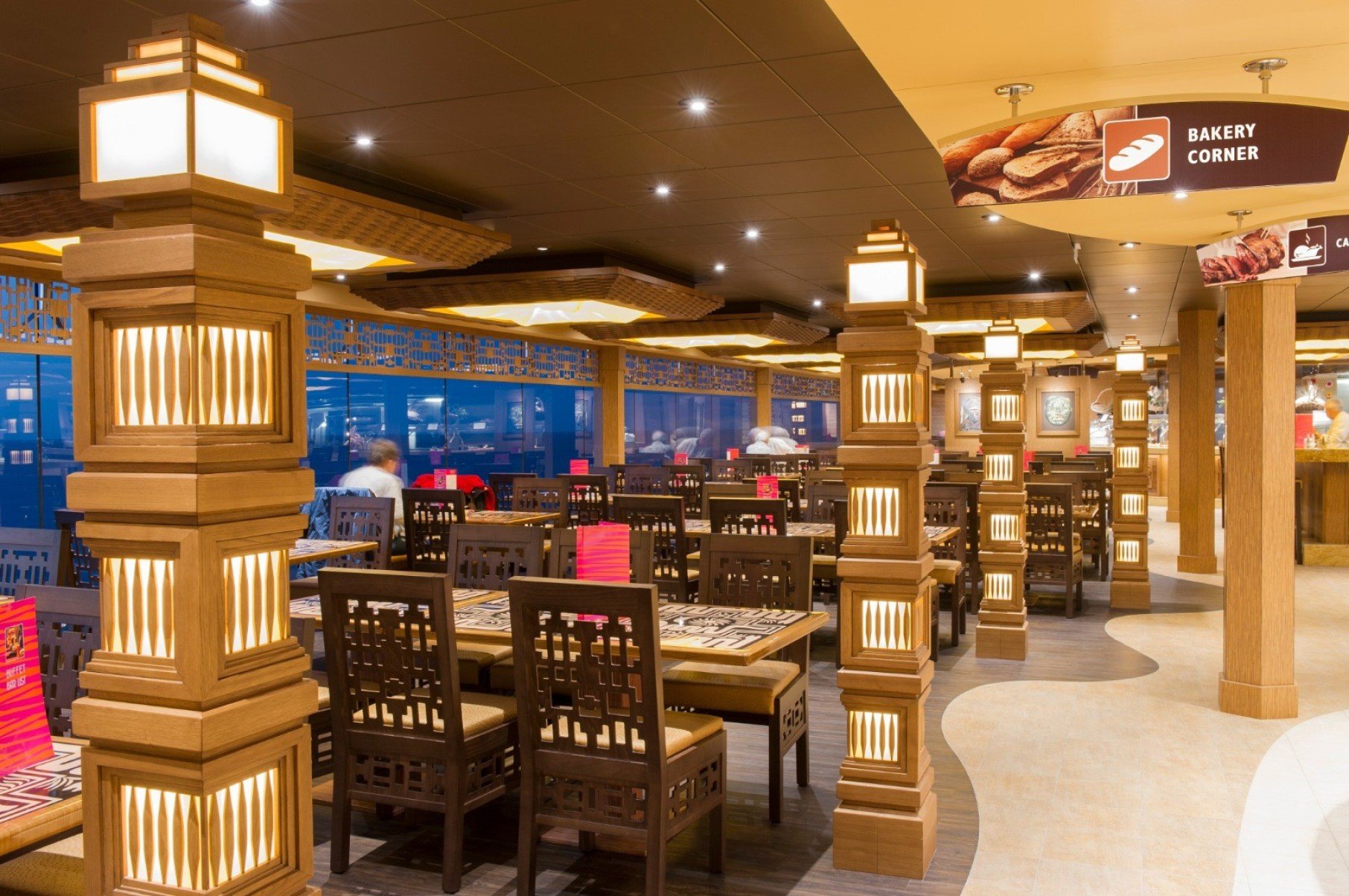  O buffet Inca opera quase 24 horas por dia.-MSC Cruzeiros