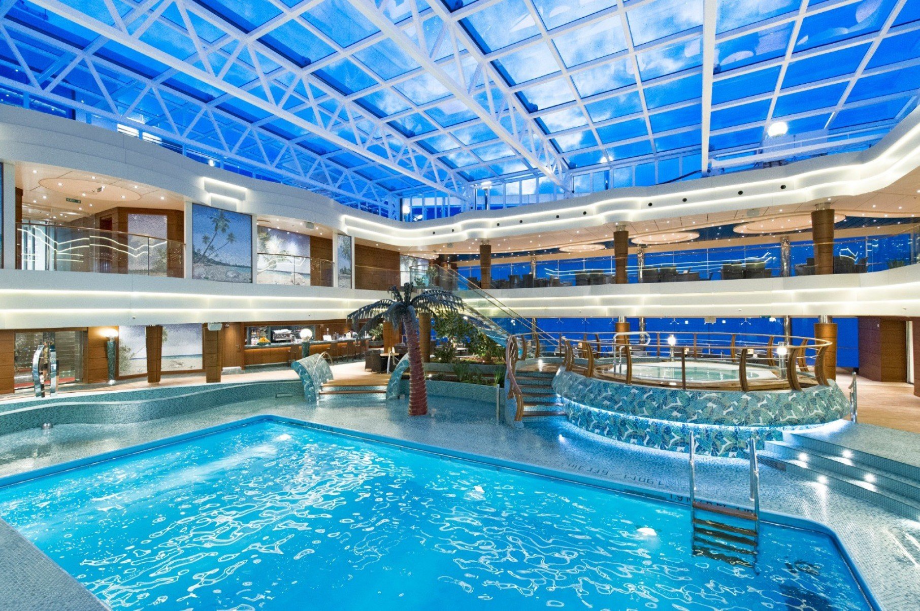 A bordo estão disponíveis quatro piscinas e 12 hidromassagens.-MSC Cruzeiros