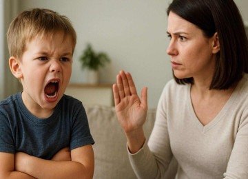 Criança reage mal ao ouvir um não da mãe; imagem meramente ilustrativa -  (crédito: chatGPT/acervo Estado de Minas)