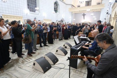 Ao todo, três corais – Ensaio aberto, Coral do Hospital Felício Rocho e Madrigal Scala – realizaram as homenagens na igreja -  (crédito: Marcos Vieira/EM/DA. Press)