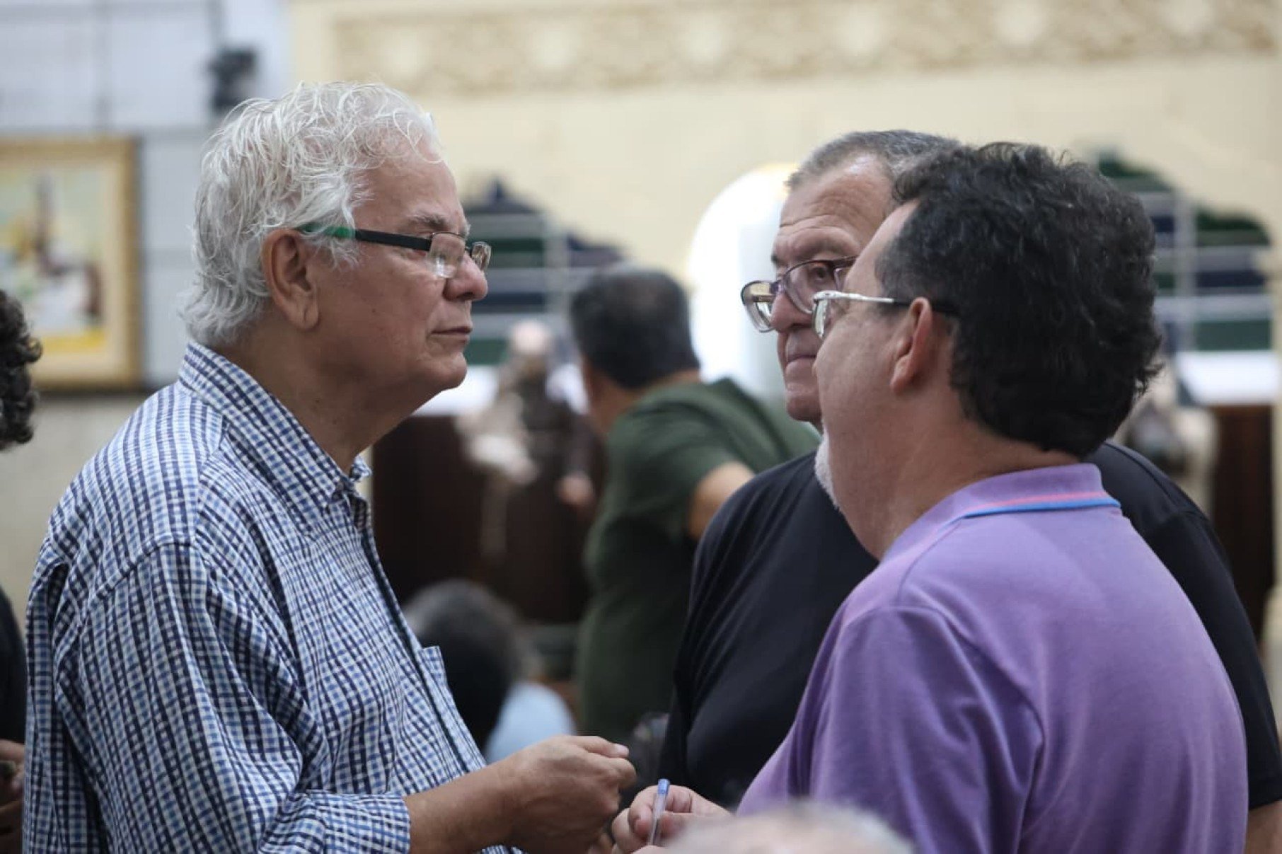 Irmão de Lô, Yé Borges, recebeu os cumprimentos dentro da igreja. Ele relatou ao Estado de Minas que os últimos dias foram difíceis para toda a família