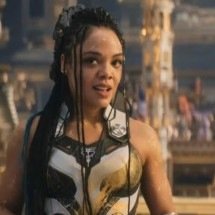 Tessa Thompson elogia Chris Hemsworth: “Um bebê com músculos” - Divulgação
