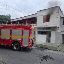 Marido tenta estrangular esposa e põe fogo na casa em BH  - CBMMG/Divulgação 
