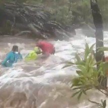 Atletas de corrida de trilha passam apuros em rio durante chuva forte - Instagram/redes sociais/divulgaçao