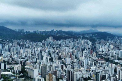 Chuva chega a BH e defesa civil estima que possa cair até 20 milímetros até segunda-feira (10/11) -  (crédito: Leandro Couri/EM/D.A.Press)