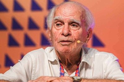 Jornalista e escritor Ignácio de Loyola Brandão transformou matérias censuradas no romance 'Zero', livro onde tudo é caos, como diz o próprio autor
Livro proibido que espelhou o Brasil nos anos de chumbo celebra 50 anos
 -  (crédito: Aline Reis/Divulgação)