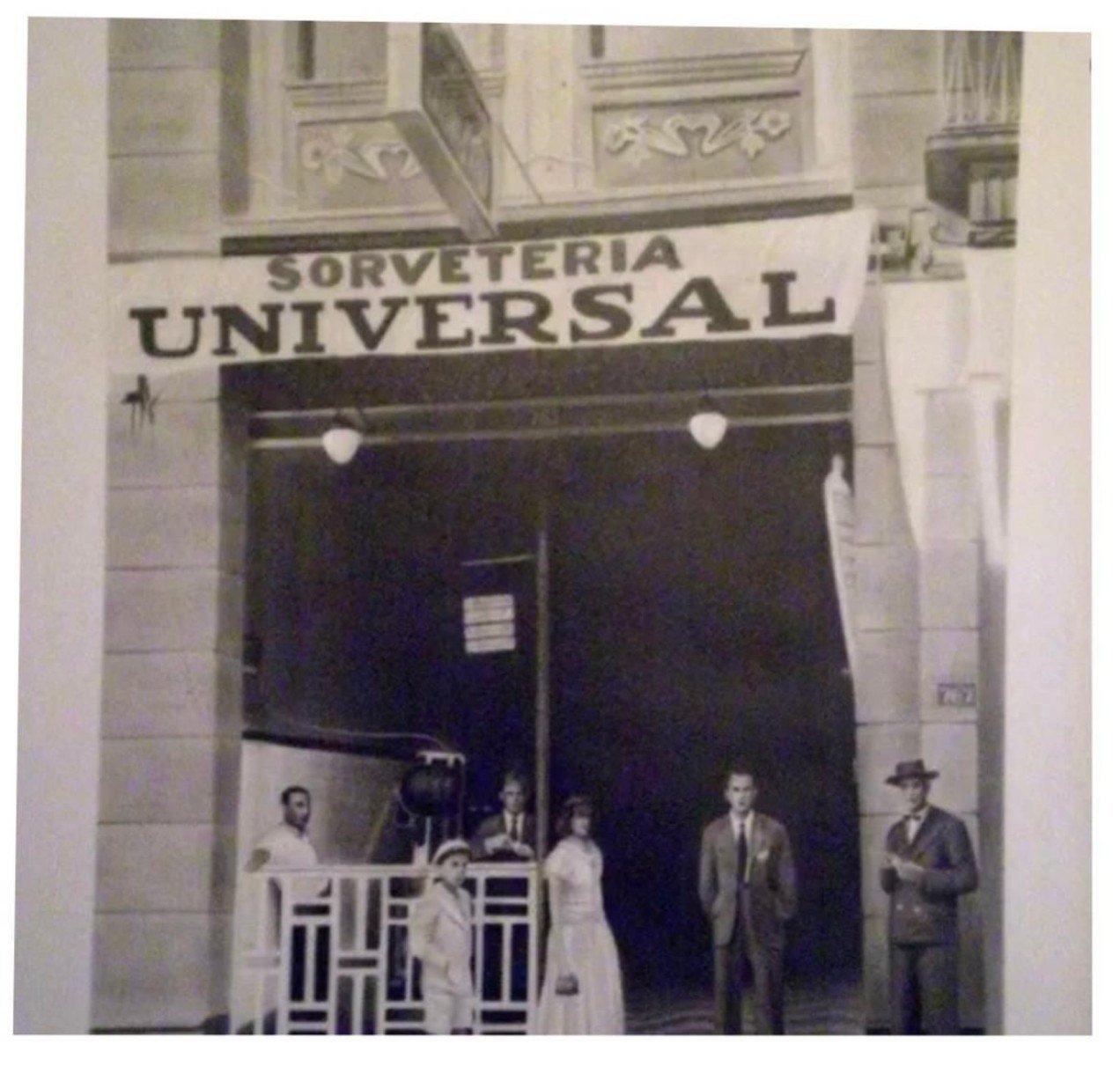 A primeira loja da Sorveteria Universal, aberta em 1928, ficava no Centro da cidade