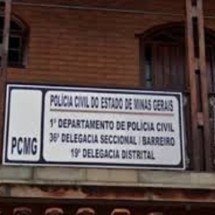 Servidora é presa suspeita de extraviar armas de delegacia em BH - PCMG