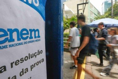 Primeiro dia de provas do Enem ocorreu nesse domingo -  (crédito: Paulo Pinto/Agência Brasil)