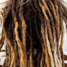 Funcionária é demitida por debochar de penteado rastafári de colega - Freepik/Imagem ilustrativa