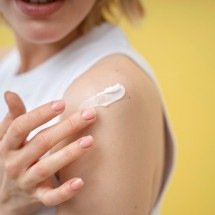 Calor voltando: não se esqueça de preparar a pele antes da exposição solar - FreePik