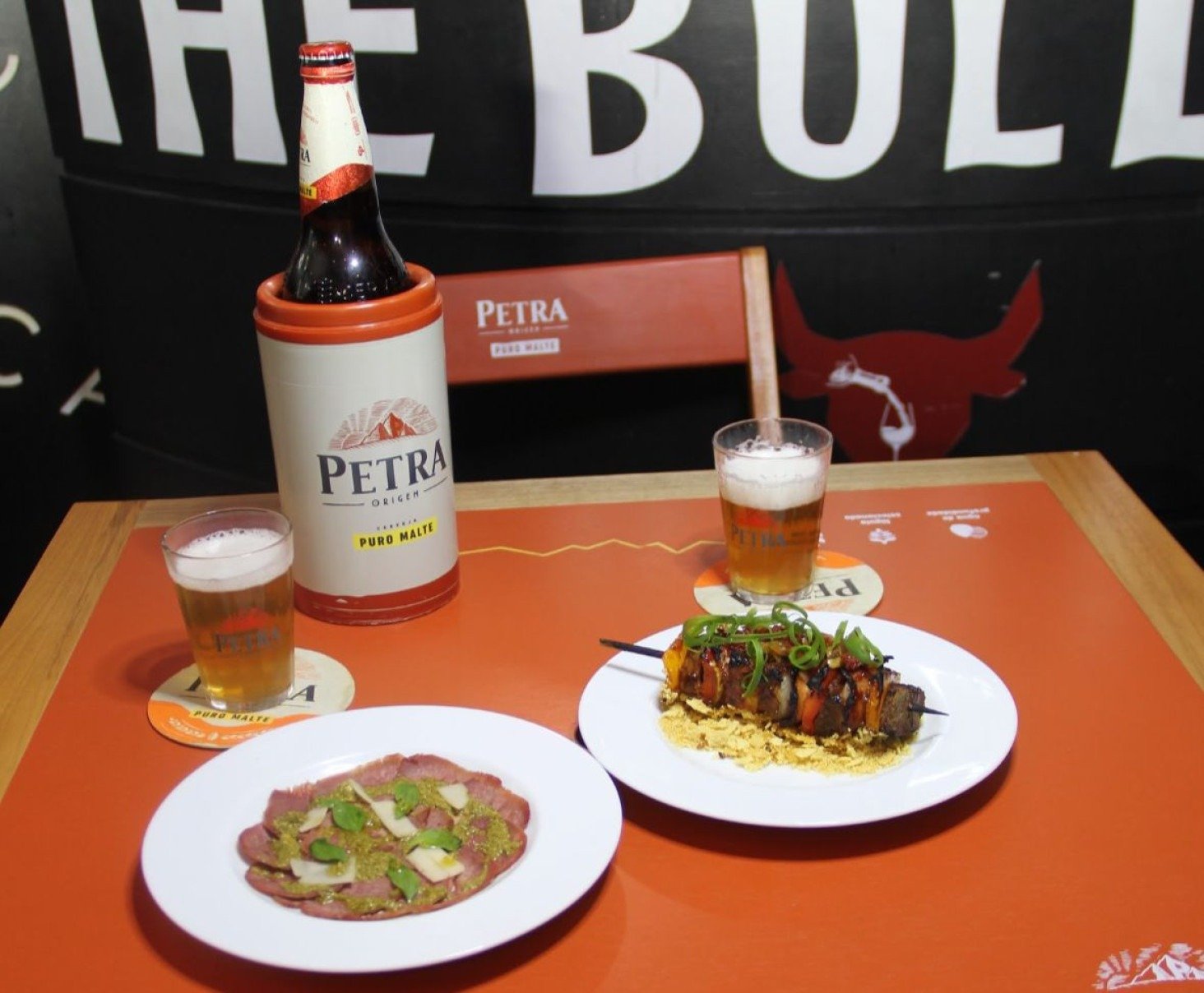 A língua foi a protagonista da criação do The Bulltique Vino Bar