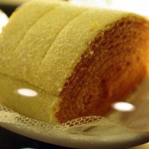 Bolo de rolo e rocambole; delícias com sutis diferenças - wikimedia commons/creative commons/Guilherme Jófili