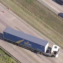 Bomba em carreta que bloqueou Rodoanel era de tubo de papelão e fios  - Reprodução de vídeo/TV Globo