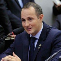 Motta adia projeto antifacção a pedido de governadores de direita e governo