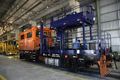 Produzido em Matias Barbosa, na Zona da Mata mineira, o veículo Ferroviário Multifuncional (VF34), foi projetado sob medida para atender às demandas do sistema mineiro, é o primeiro equipamento de grande porte incorporado em 2025 e totalmente customizado para o Metrô BH -  (crédito: Gladyston Rodrigues/EM/D.A. Press)