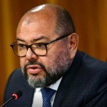 Fraude no INSS: PF aponta ex-ministro de Bolsonaro como pilar de desvios