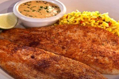 A tilápia ainda é uma boa fonte de vitaminas do complexo B, que ajudam a controlar o sistema nervoso, e potássio, que ajuda a regular a pressão arterial. -  (crédito: Youtube/
Receitas do Kazu
)