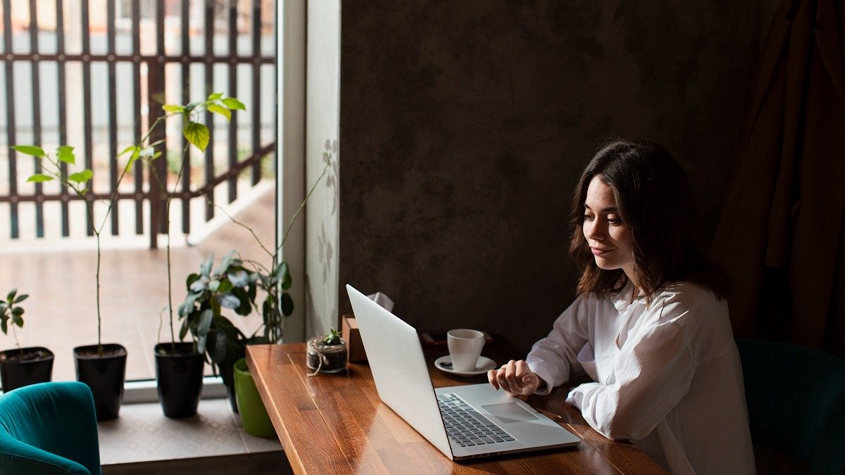 Trabalho remoto no exterior: como conseguir uma vaga legalmente - FreePik