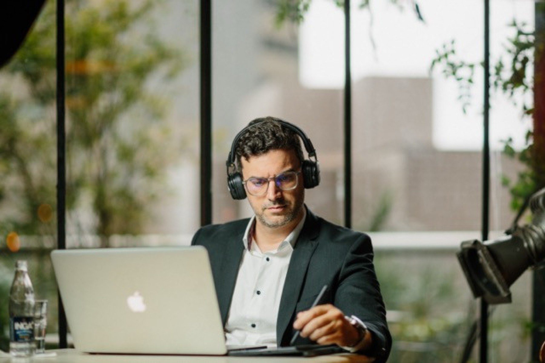 OpenAI muda o rumo e acelera a corrida pela IAG -  Frank Bitencourt