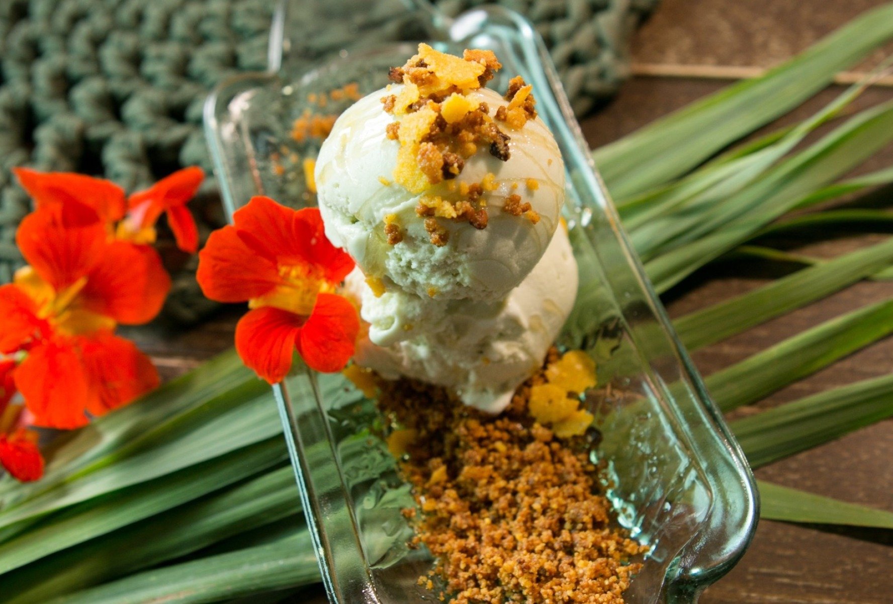 Sorveteria da Casa: Sorvete de capim-limão com farofa de milho e fios de mel-Prefeitura de Nova Lima/Divulgação