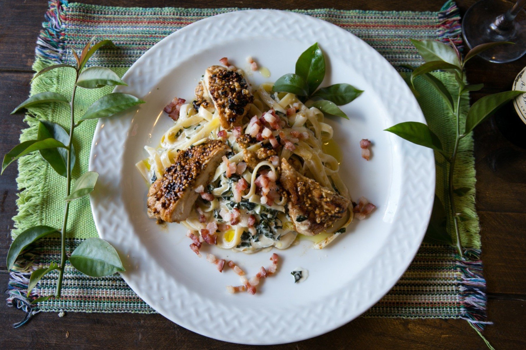 Regino’s Comidaria: Steak de frango crocante com fetuccine ao creme de ora-pro-nóbis-Prefeitura de Nova Lima/Divulgação