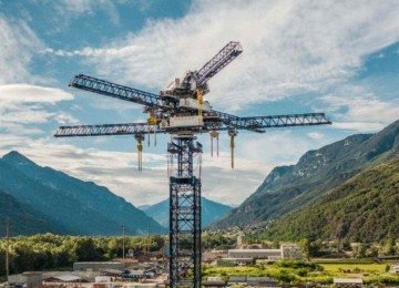 Sistema usa o excedente de eletricidade para erguer blocos pesados a grandes alturas, armazenando energia sob a forma de energia potencial gravitacional. Quanto mais blocos são elevados, mais energia é armazenada no sistema -  (crédito: Energy Vault)