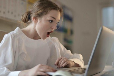 Quando é necessário acessar os dados pessoais online, é preciso estar atento á veracidade dos sites -  (crédito: Pexels)