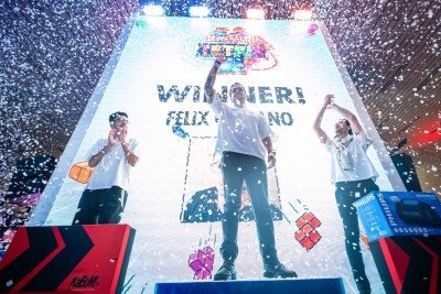 Felix Galeano venceu a final brasileira do Red Bull Tetris no escadão da Cásper Líbero, em São Paulo, e assegurou a vaga do Brasil na disputa mundial em Dubai -  (crédito: Red Bull/divulgação)