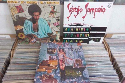 Encontro deste sábado no Teresa Café, no Bairro Santa Tereza, é voltado para assinantes de clubes de discos de vinil
 -  (crédito: Edu Pampi/divulgação)