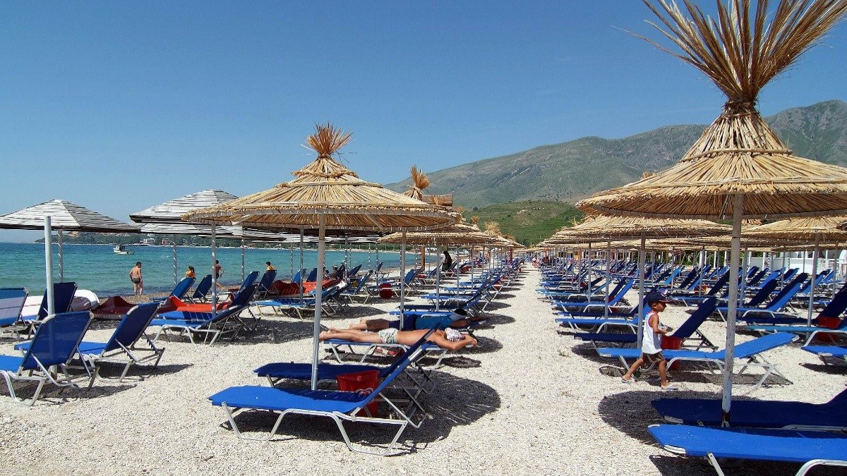 Como a Albânia saiu do isolamento para virar hit do verão europeu?