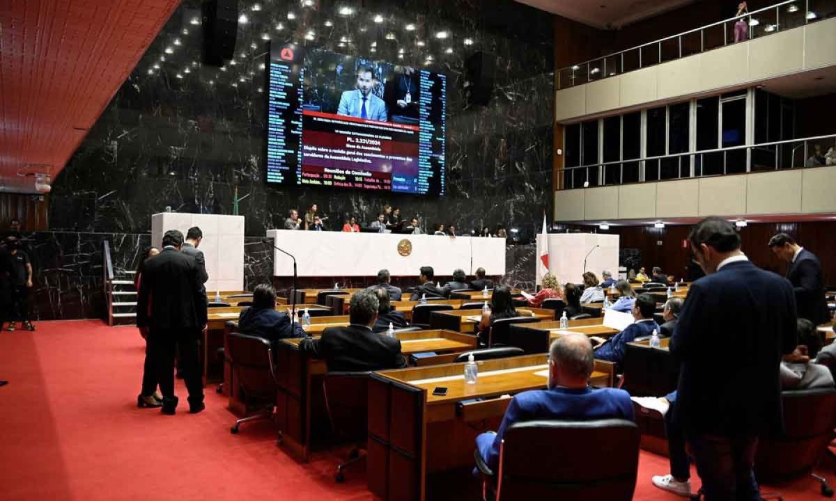 Plenário da Assembleia legislativa: 52 dos 56 deputados que se candidataram em 2022 conseguiram novo mandato - (crédito: ALEXANDRE NETTO/ALMG)