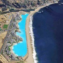 Lagoa de Cristal: maior piscina do mundo equivale a 10 campos de futebol -  - Reprodução do flickr theedgeproperty.com