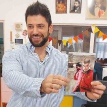 Ator de Harry Potter surpreende com nova aparência e mudança de carreira -  Reprodução do Instagram @stan_yanevski